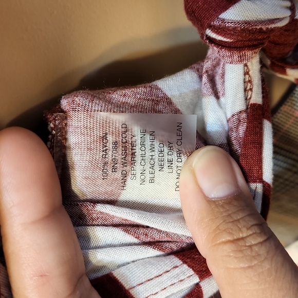 Delia's Top - Picture 4 of 5